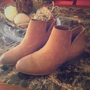 Massini Brown Ankle Boots